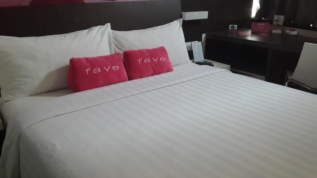 Favehotel Pluit Junction Jakarta Exterior photo