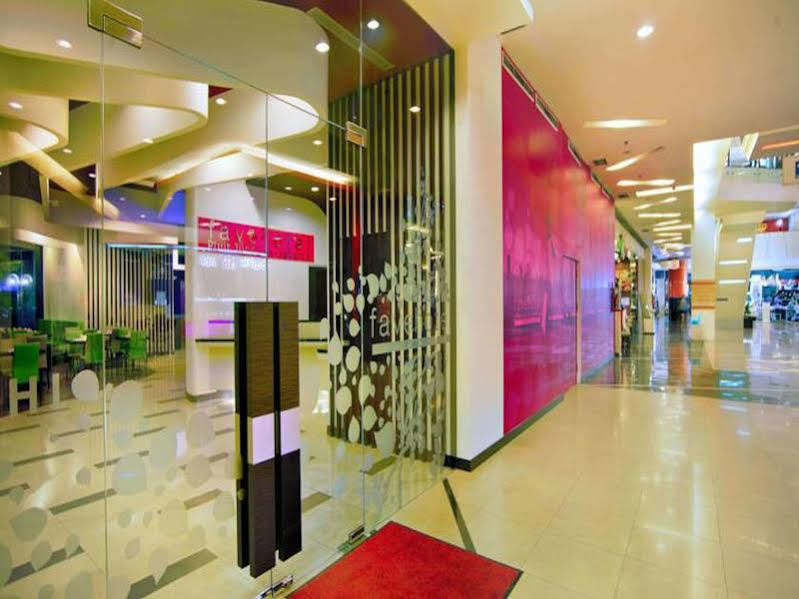 Favehotel Pluit Junction Jakarta Exterior photo