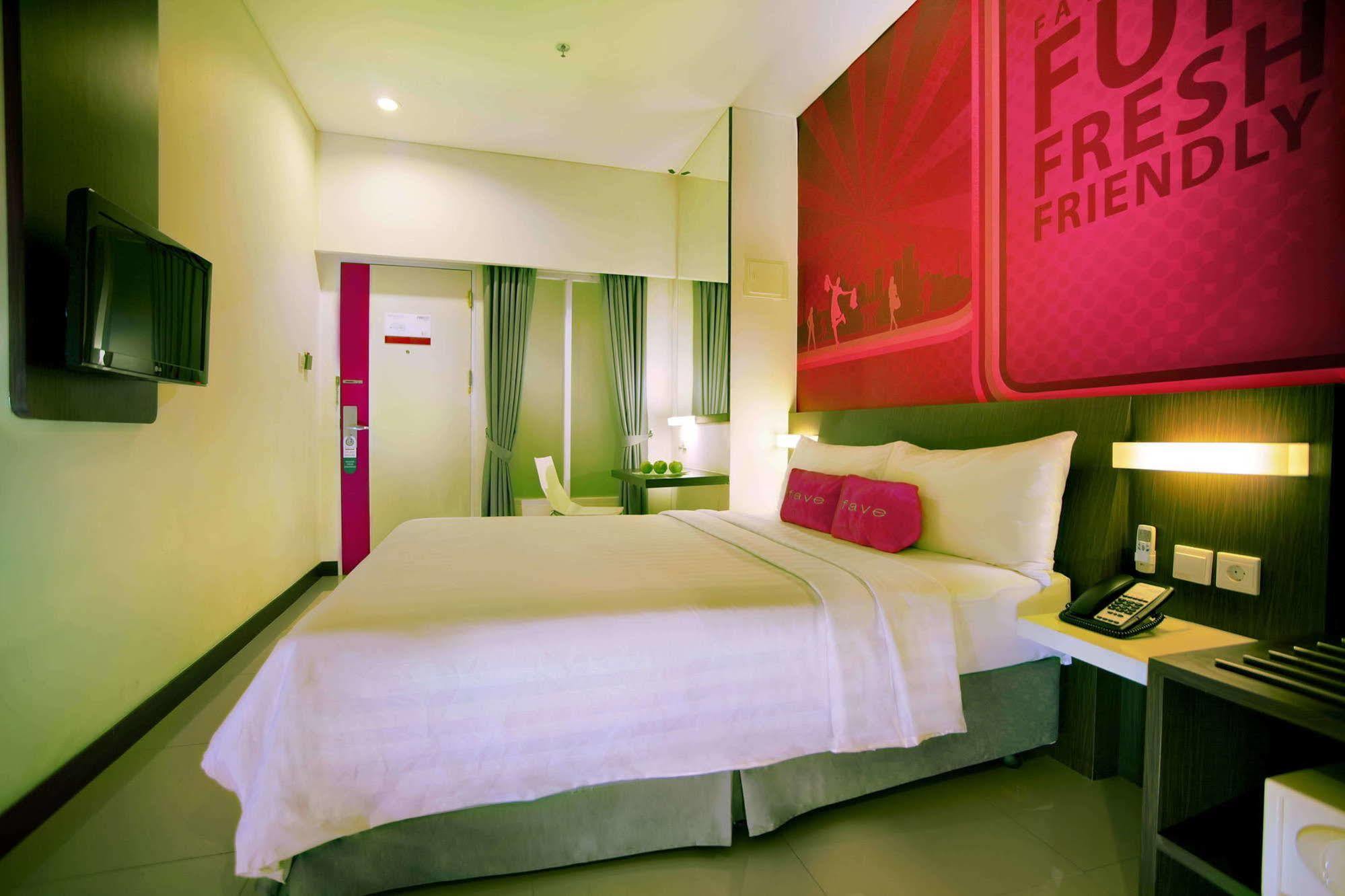 Favehotel Pluit Junction Jakarta Exterior photo